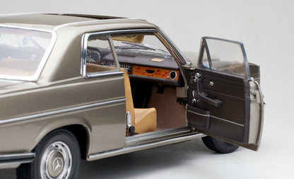 Mercedes Strich 8 Coupé 1973 1:18