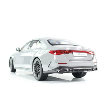 Mercedes-Benz E Class E450 W214 1:18
