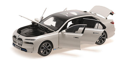 BMW i7 2022 1:18