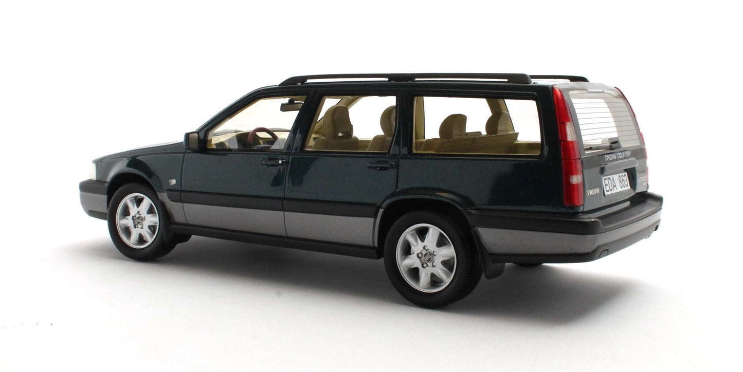 Volvo V70 XC 1:18