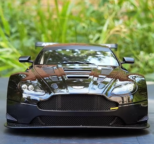 Aston Martin Vantage V12 GT3 1:18