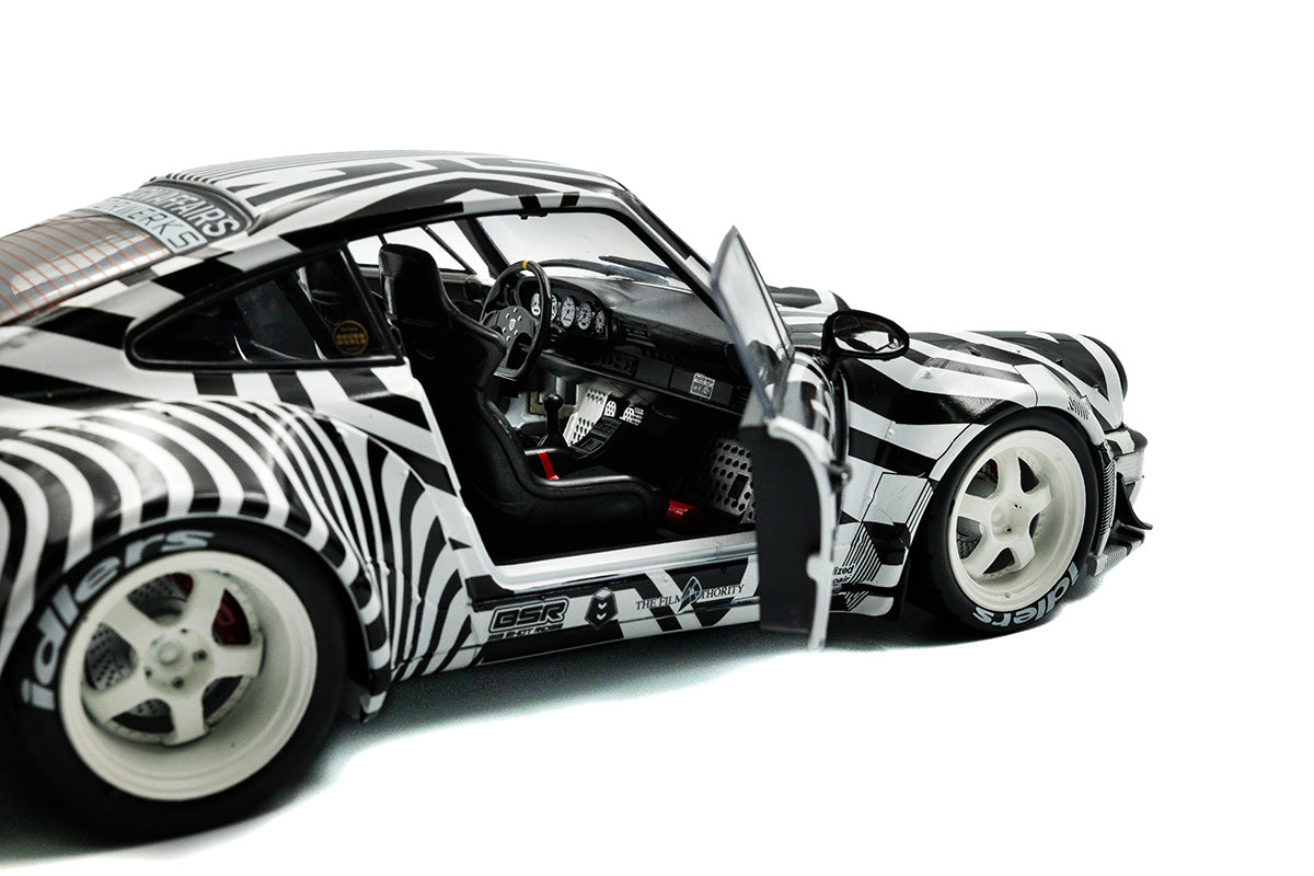 Porsche 911 THE ZEBRA 1:18