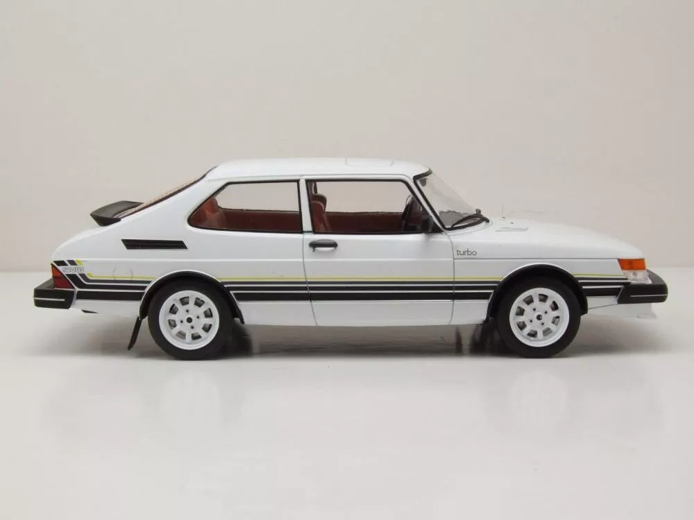 Saab 900 Turbo year 1981 1:18
